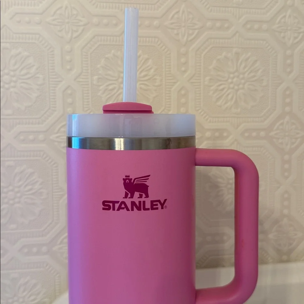 Stanley The Quencher H2.0 Flowstate™ Tumbler | 40 OZ - Picture 4 of 9